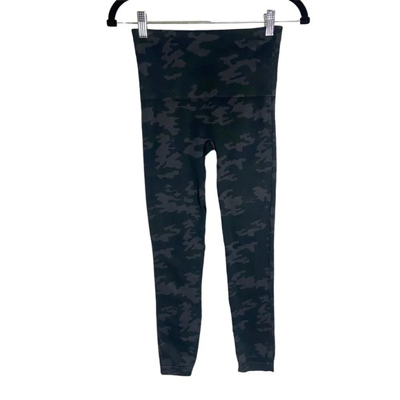 SPANX Look At Me Now Leggings Black Camo-sz Medium - Picture 3 of 9